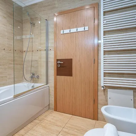 Host Wise Villa