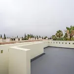 Host Wise Villa